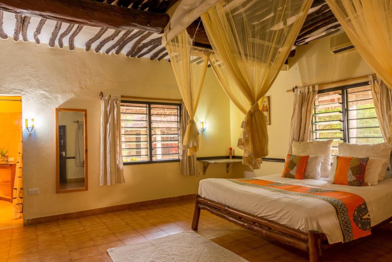 Upani In Diani Bed & Breakfast Diani Beach Exterior photo