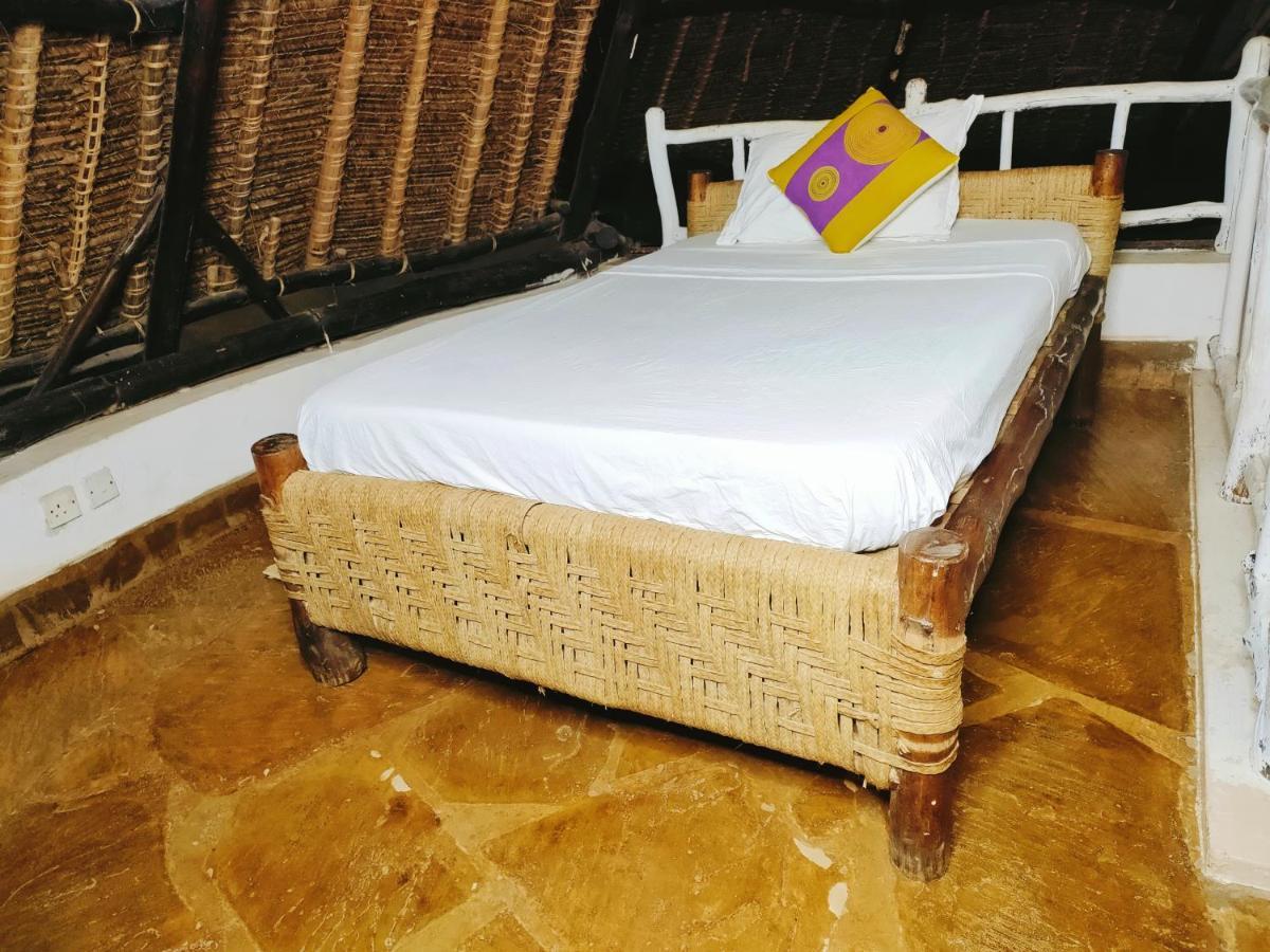 Upani In Diani Bed & Breakfast Diani Beach Exterior photo