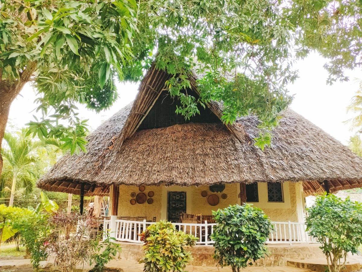 Upani In Diani Bed & Breakfast Diani Beach Exterior photo