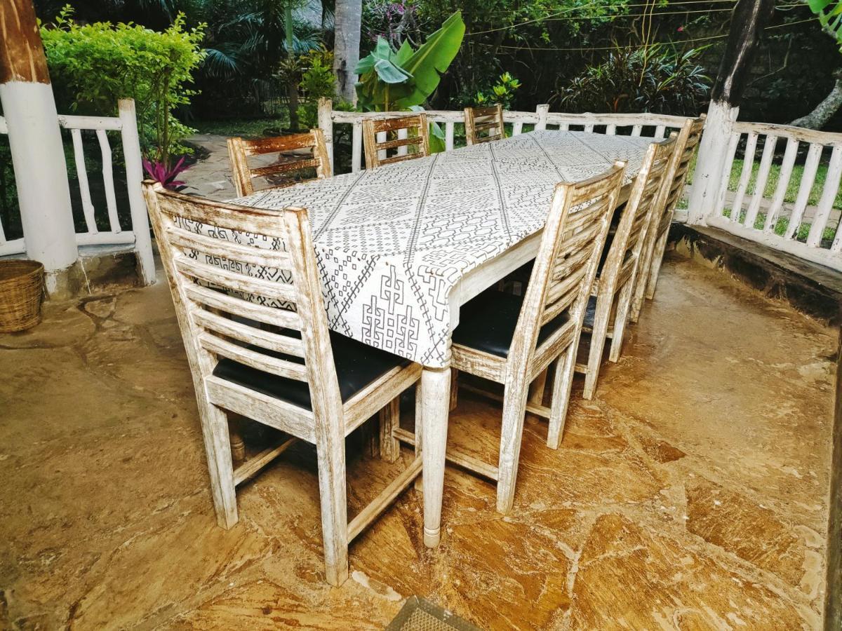 Upani In Diani Bed & Breakfast Diani Beach Exterior photo