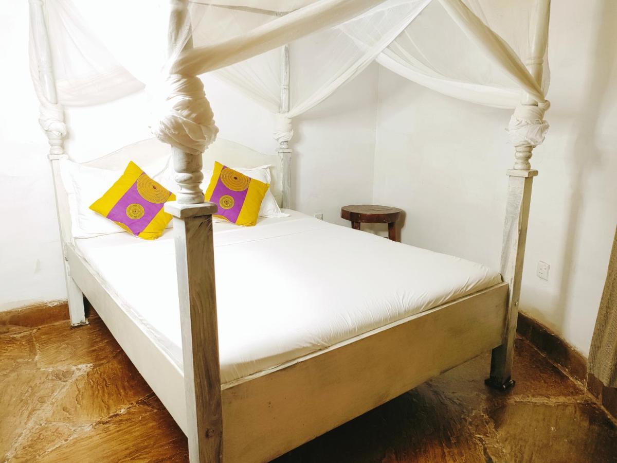 Upani In Diani Bed & Breakfast Diani Beach Exterior photo