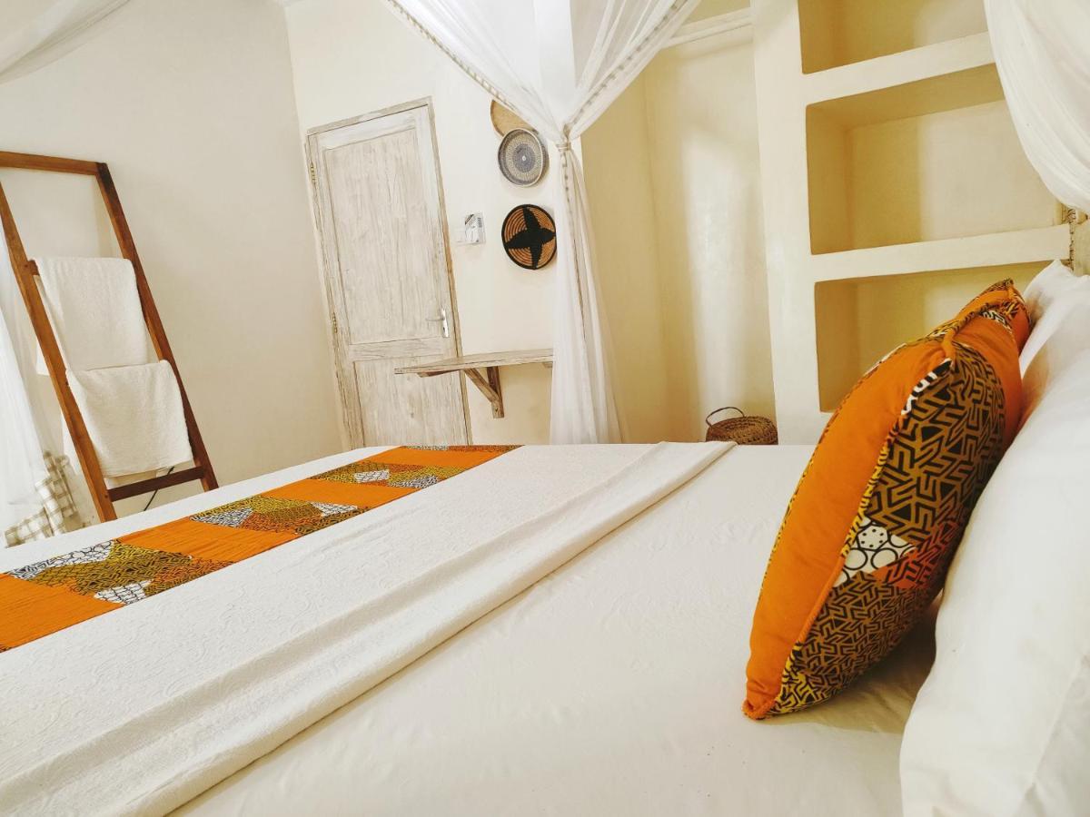 Upani In Diani Bed & Breakfast Diani Beach Exterior photo