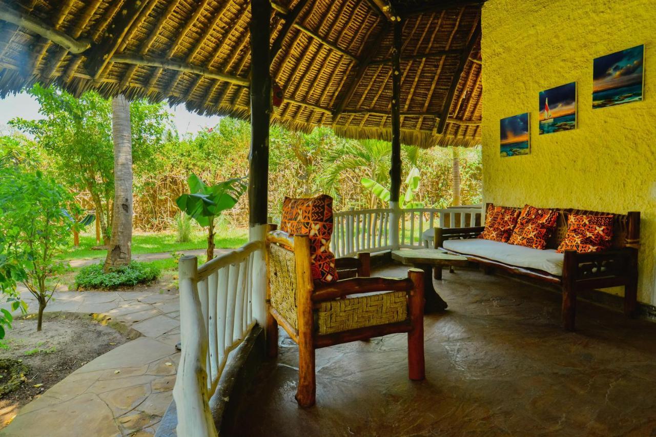Upani In Diani Bed & Breakfast Diani Beach Exterior photo