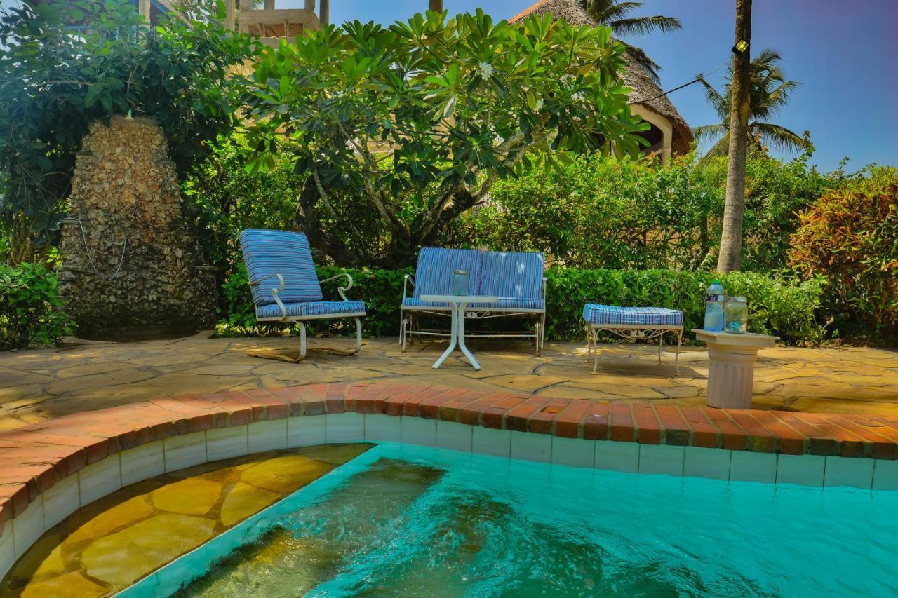 Upani In Diani Bed & Breakfast Diani Beach Exterior photo