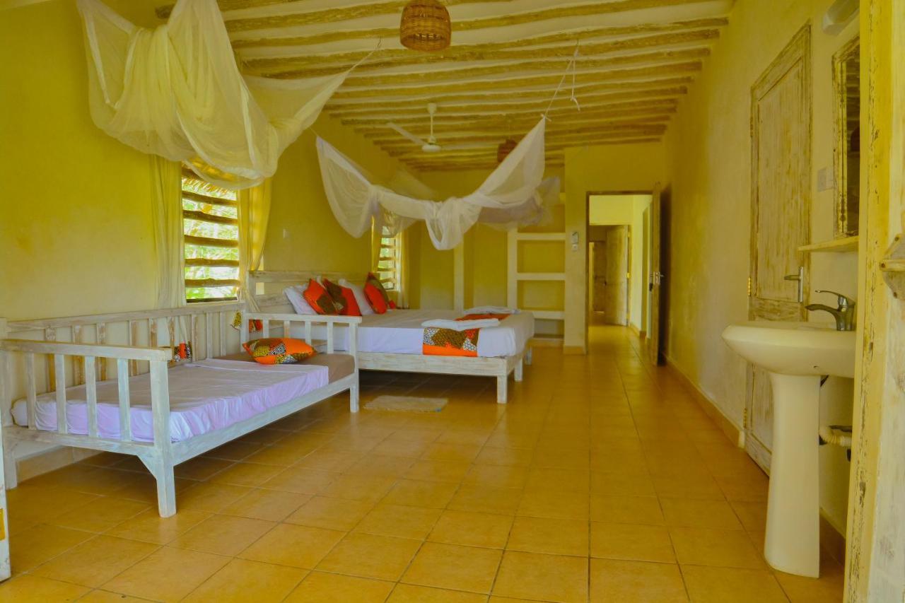 Upani In Diani Bed & Breakfast Diani Beach Exterior photo