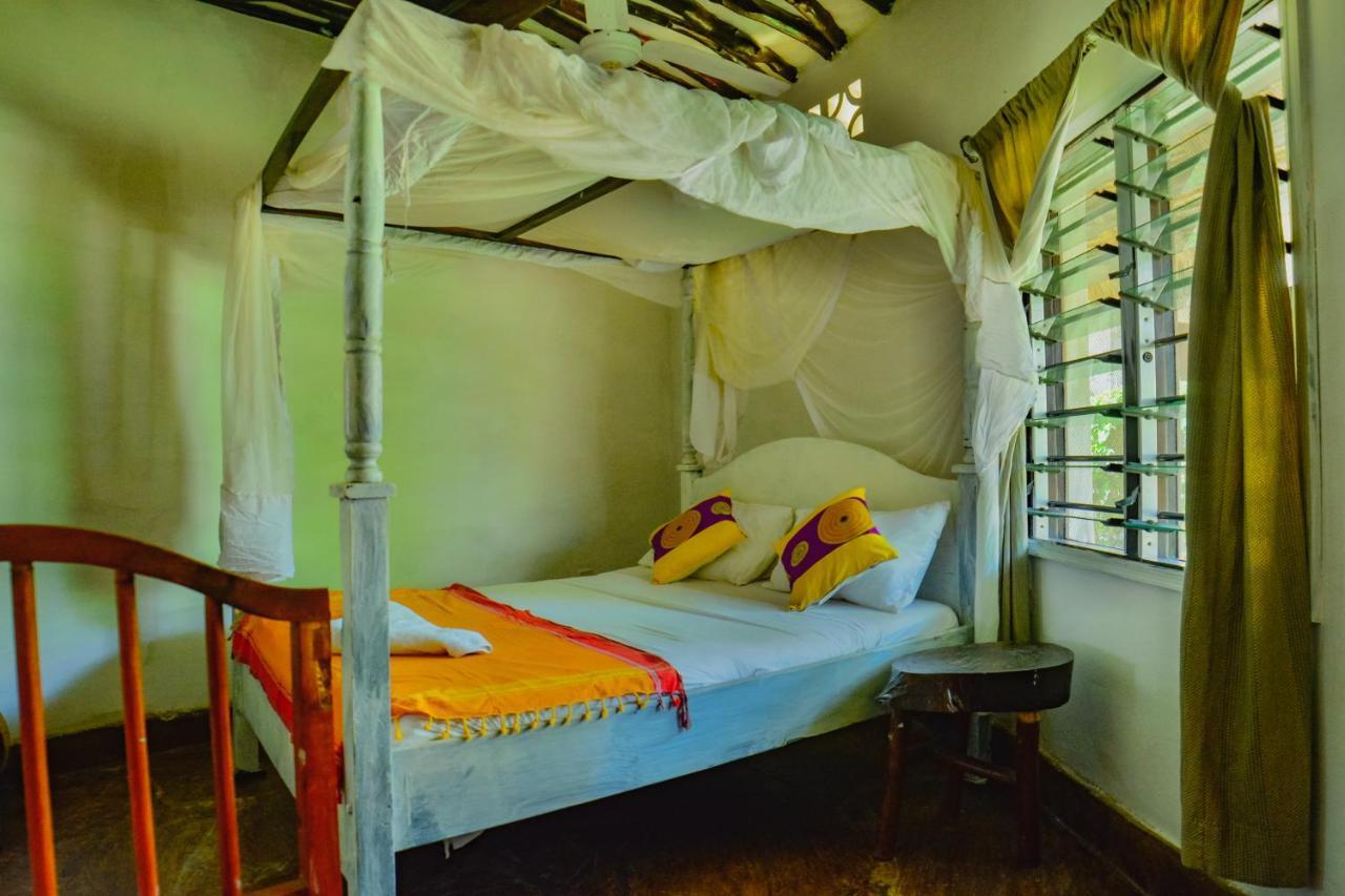 Upani In Diani Bed & Breakfast Diani Beach Exterior photo