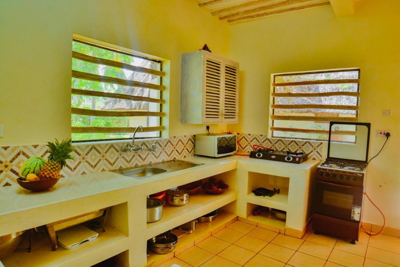 Upani In Diani Bed & Breakfast Diani Beach Exterior photo