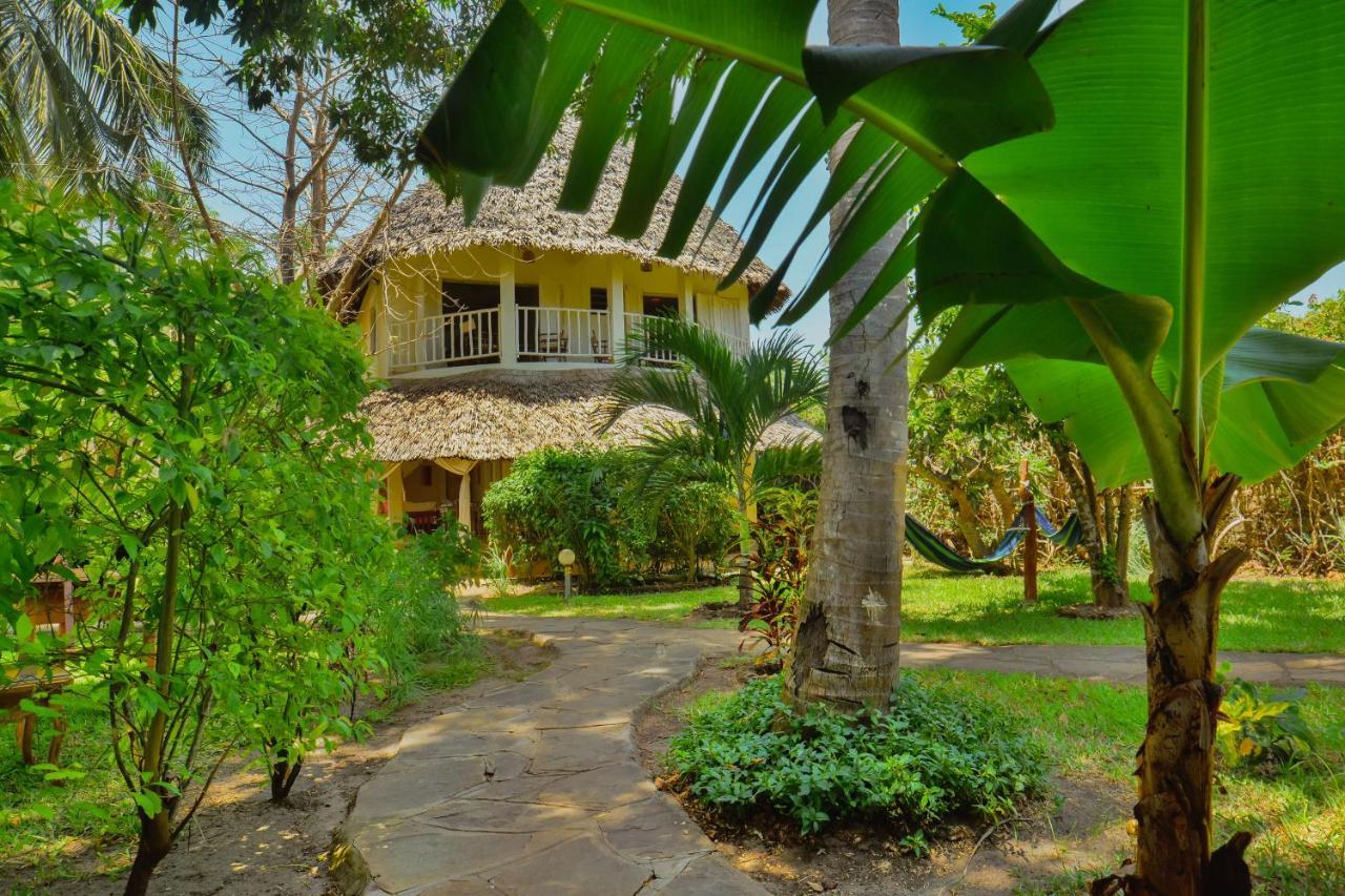 Upani In Diani Bed & Breakfast Diani Beach Exterior photo