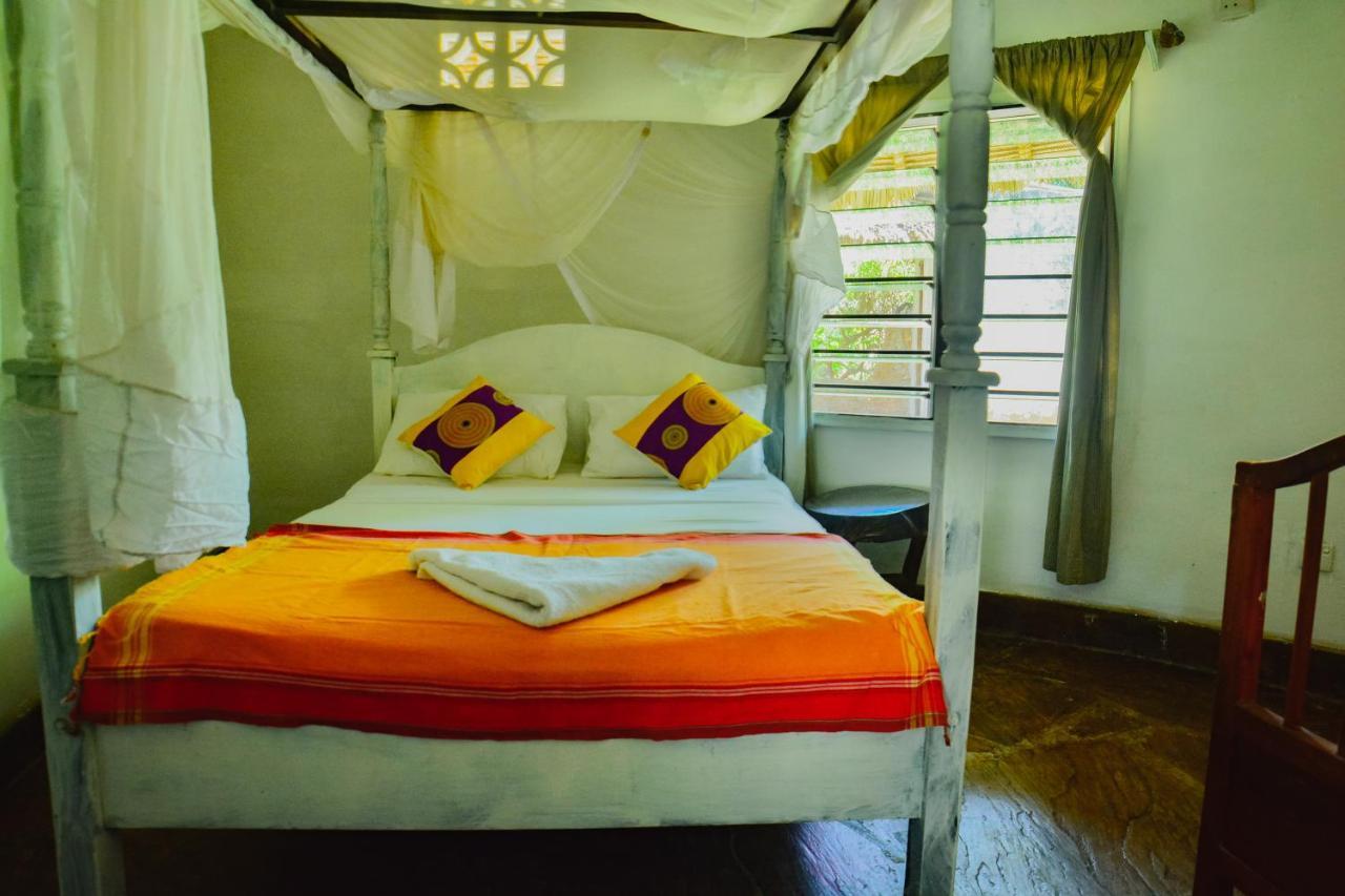 Upani In Diani Bed & Breakfast Diani Beach Exterior photo