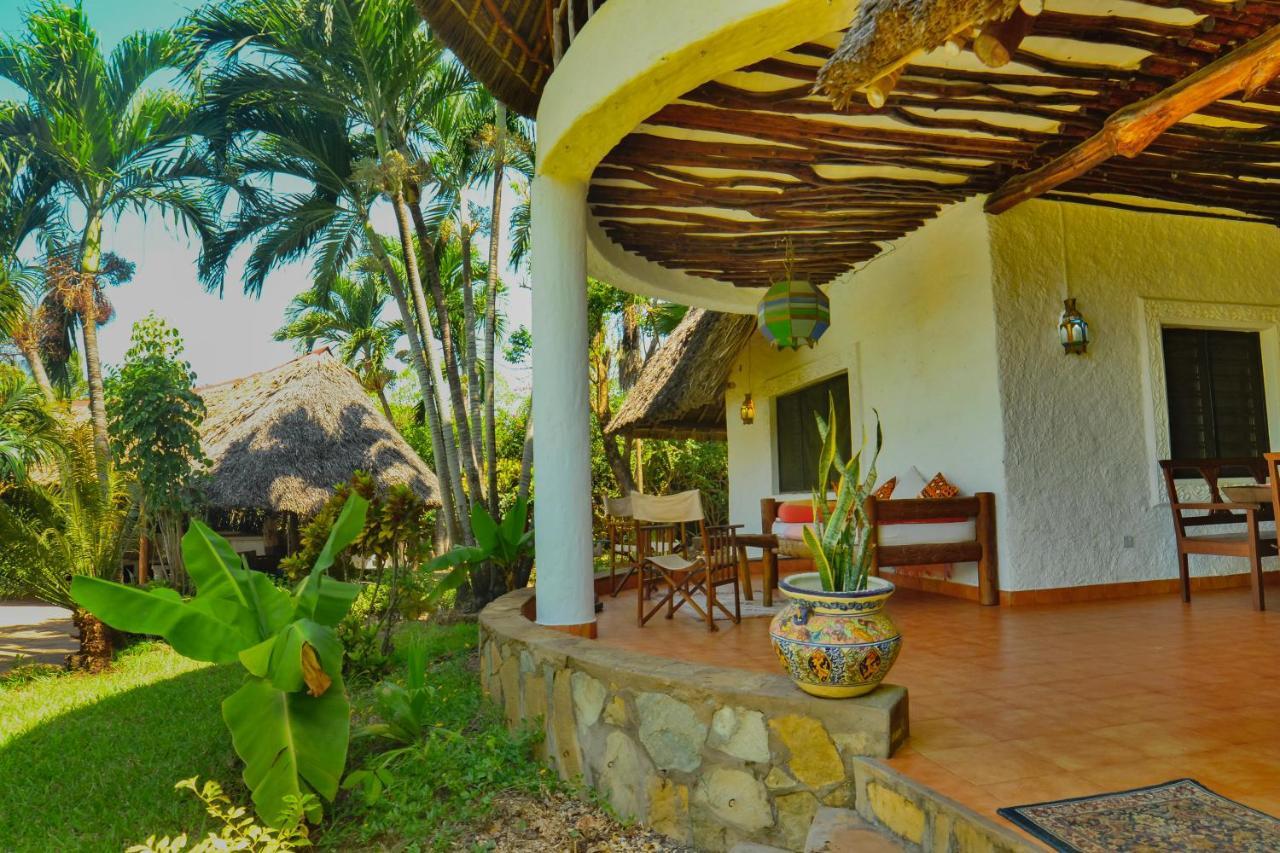 Upani In Diani Bed & Breakfast Diani Beach Exterior photo