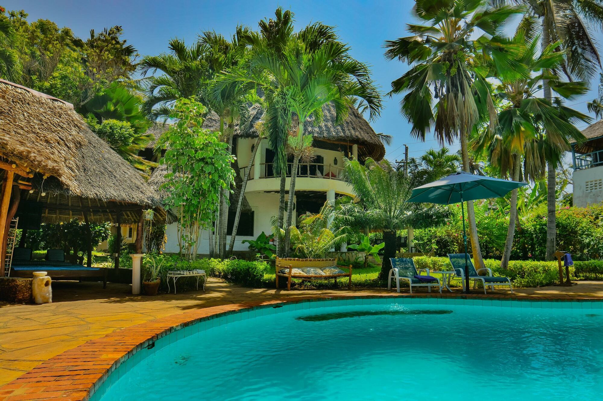Upani In Diani Bed & Breakfast Diani Beach Exterior photo